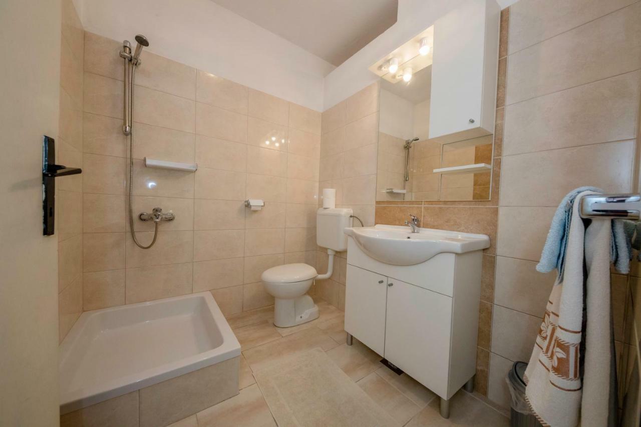 Lero Apartment Banjol Exterior photo